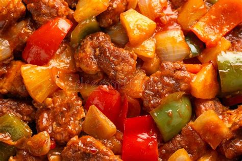  Picles de Carne Picante: Uma Sinfonia Picante e Azeda Que Irá Explodir o Seu Paladar!